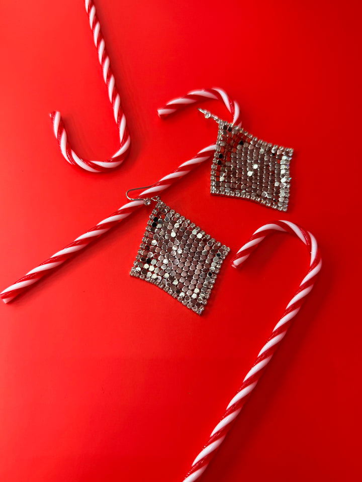 Glam Vibes κρεμαστά σκουλαρίκια