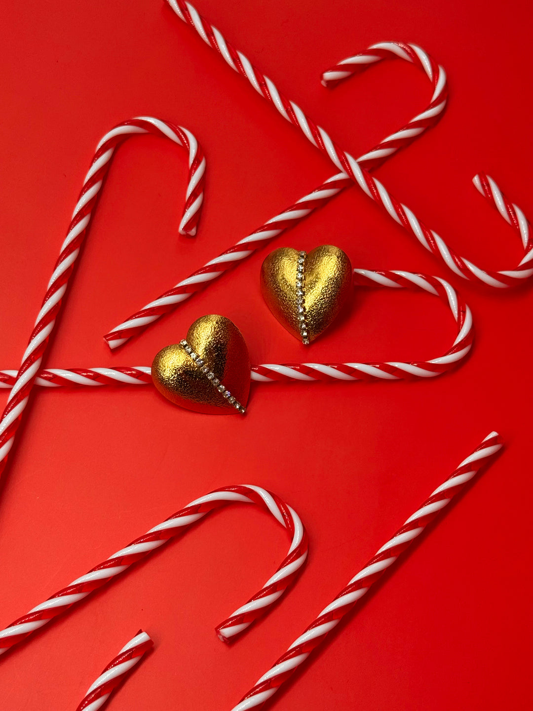 Gold Love σκουλαρίκια σε σχήμα καρδιάς με στρας