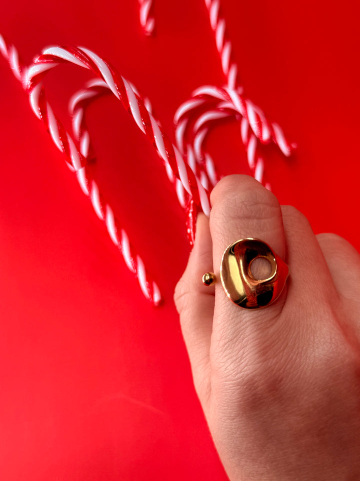 Mei δαχτυλίδι σε ιδιαίτερο σχήμα